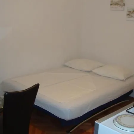 In Mit Grill, Terrasse Und Garten Apartment *