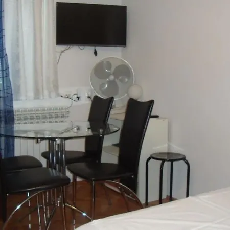 In Mit Grill, Terrasse Und Garten Apartment *