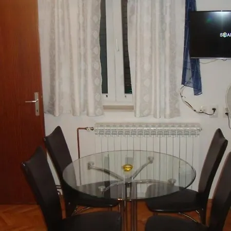 In Mit Grill, Terrasse Und Garten Apartment *